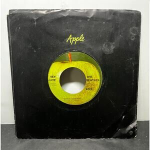 The Beatles Hey Jude / Revolution Apple 2276 45 RPM Vinyl Record Single